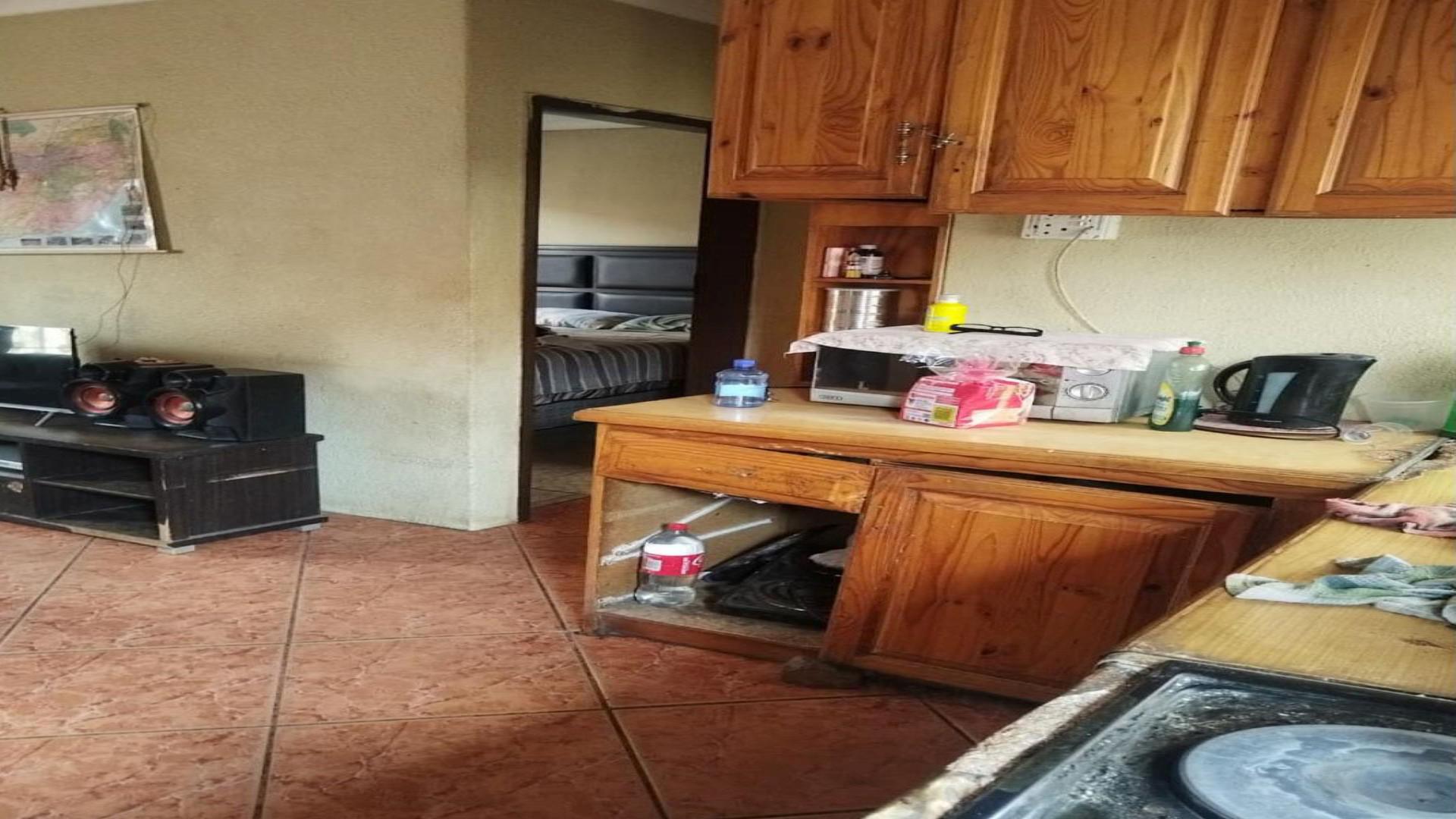 Kitchen of property in Mamelodi