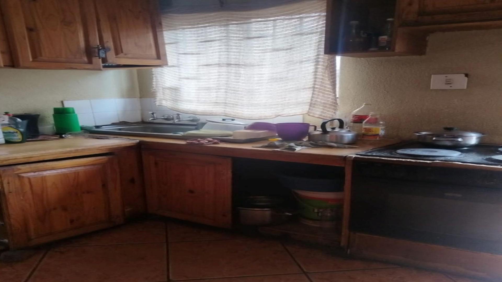 Kitchen of property in Mamelodi