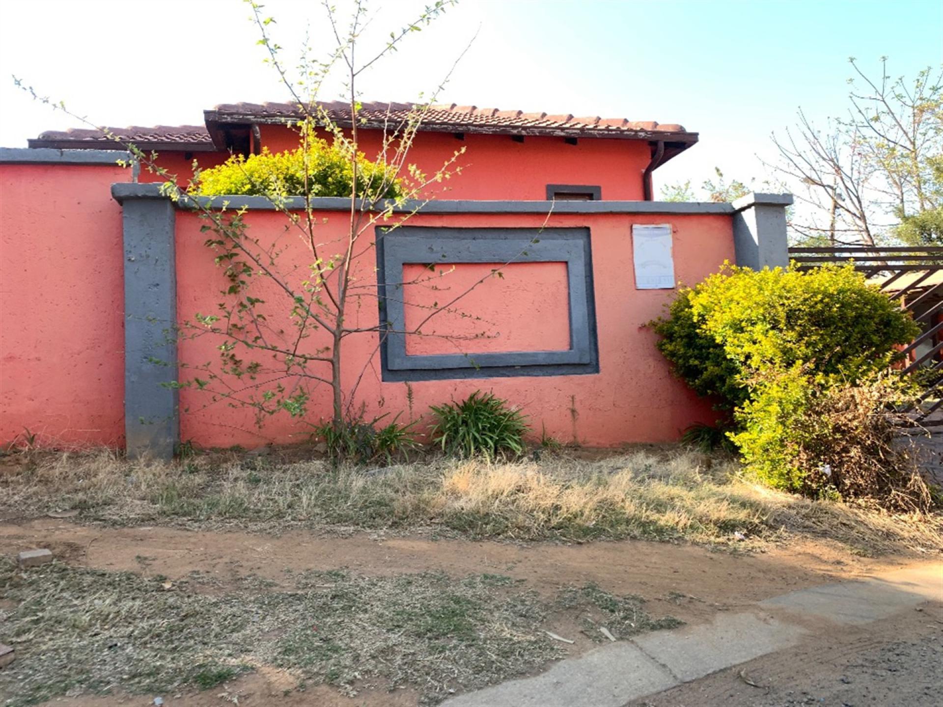 Front View of property in Cosmo City