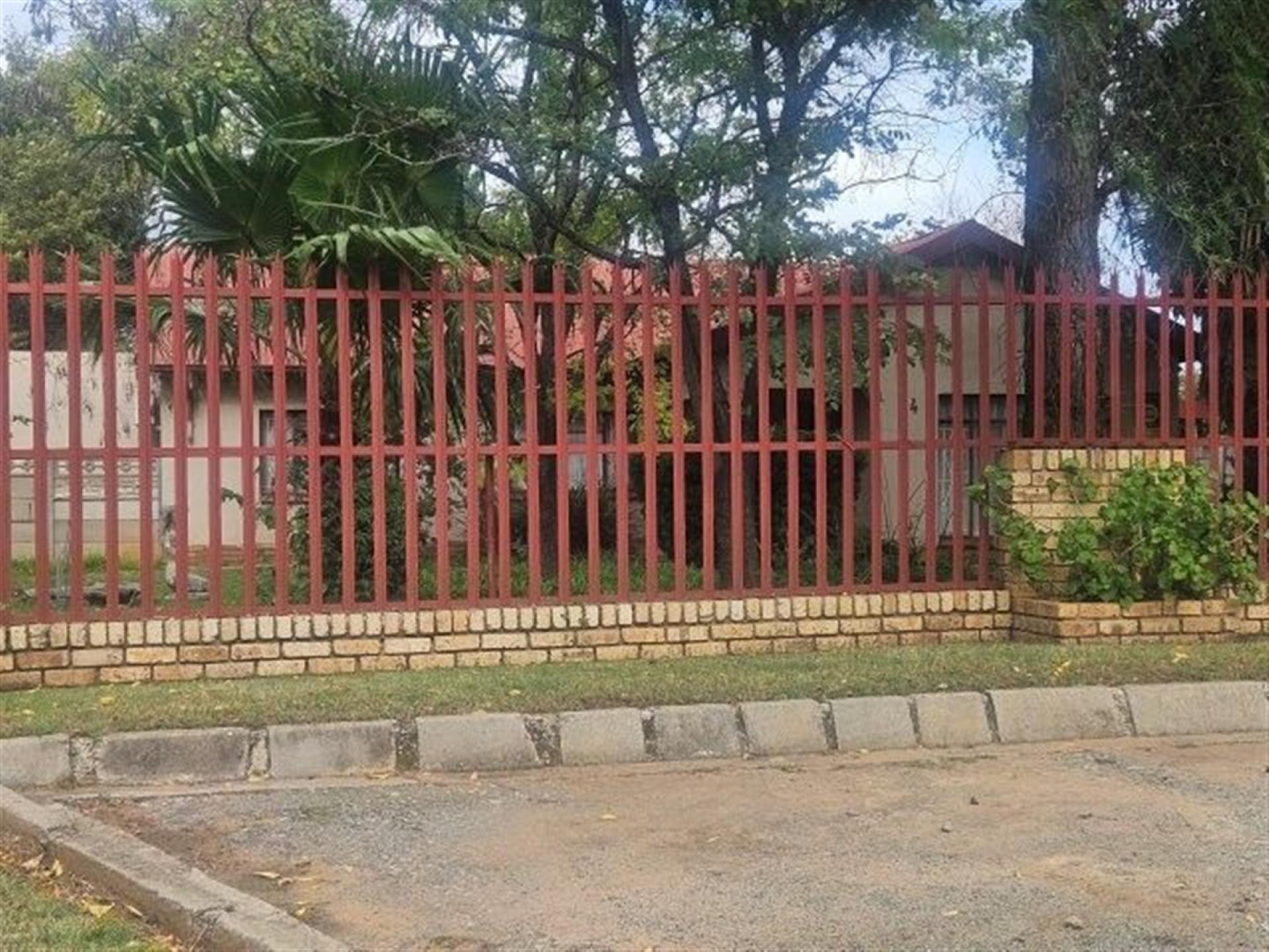 Front View of property in Harmony 