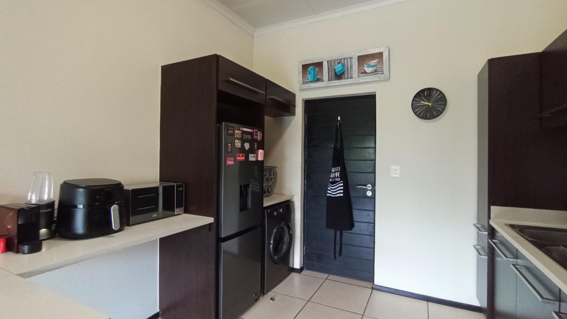 Kitchen - 15 square meters of property in Greenstone Hill