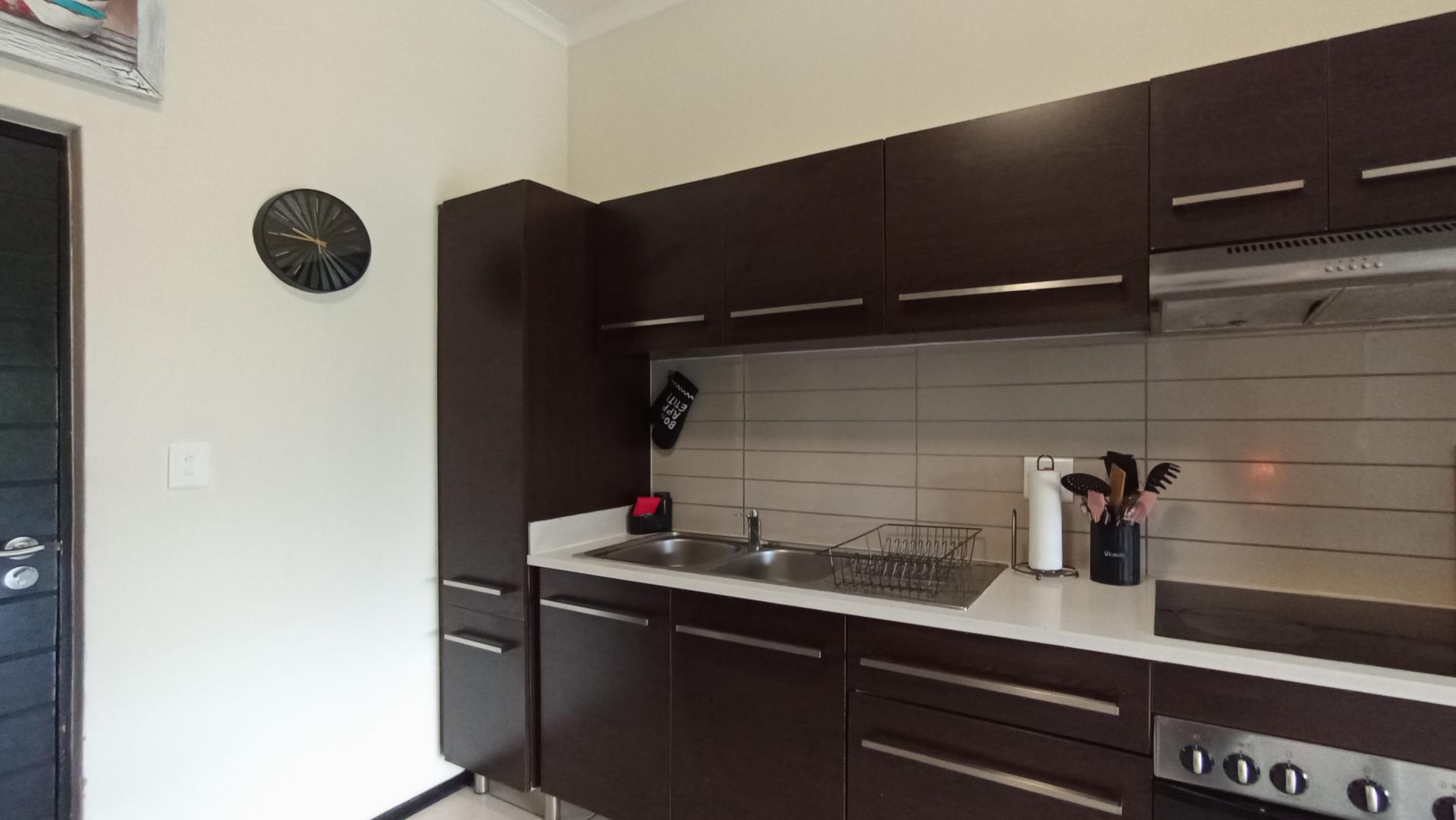 Kitchen - 15 square meters of property in Greenstone Hill