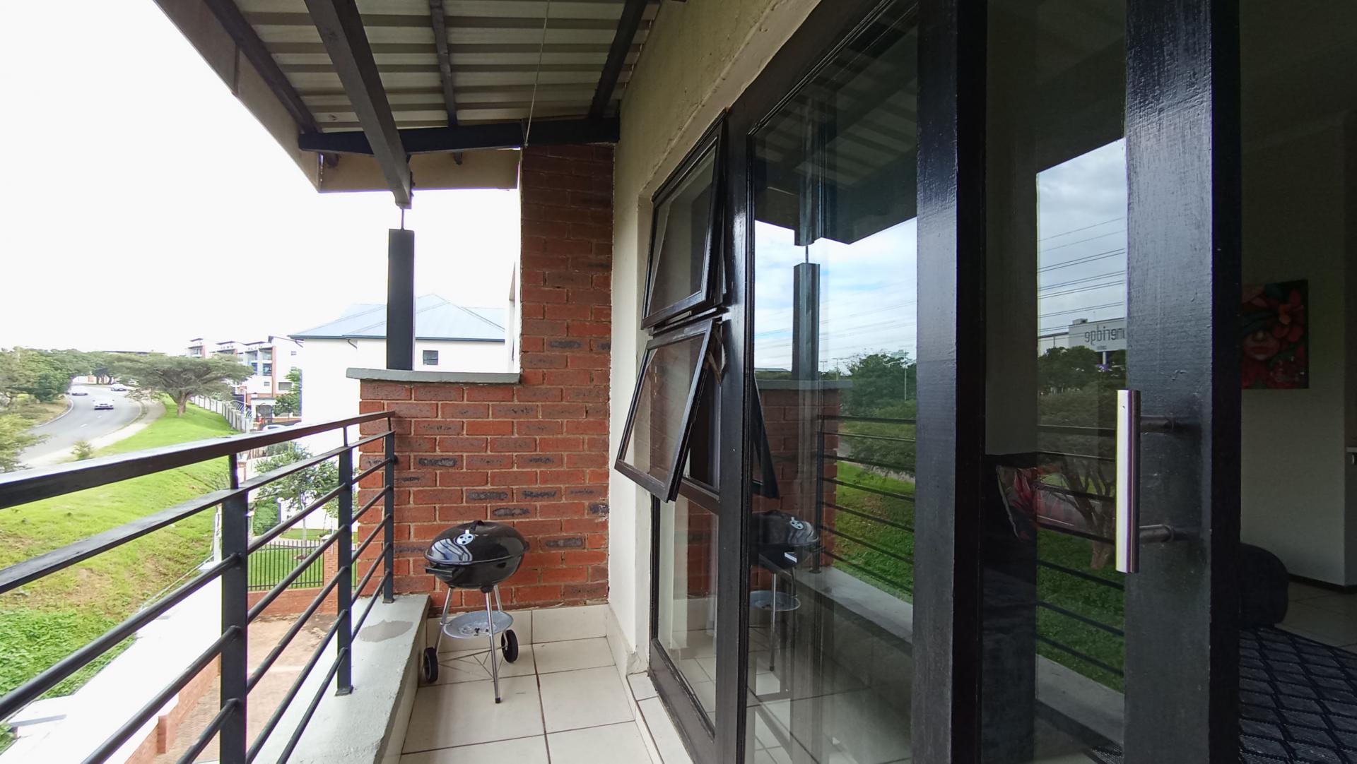 Balcony - 4 square meters of property in Greenstone Hill