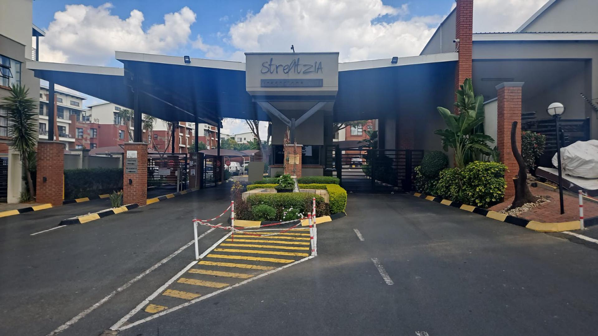 Front View of property in Greenstone Hill