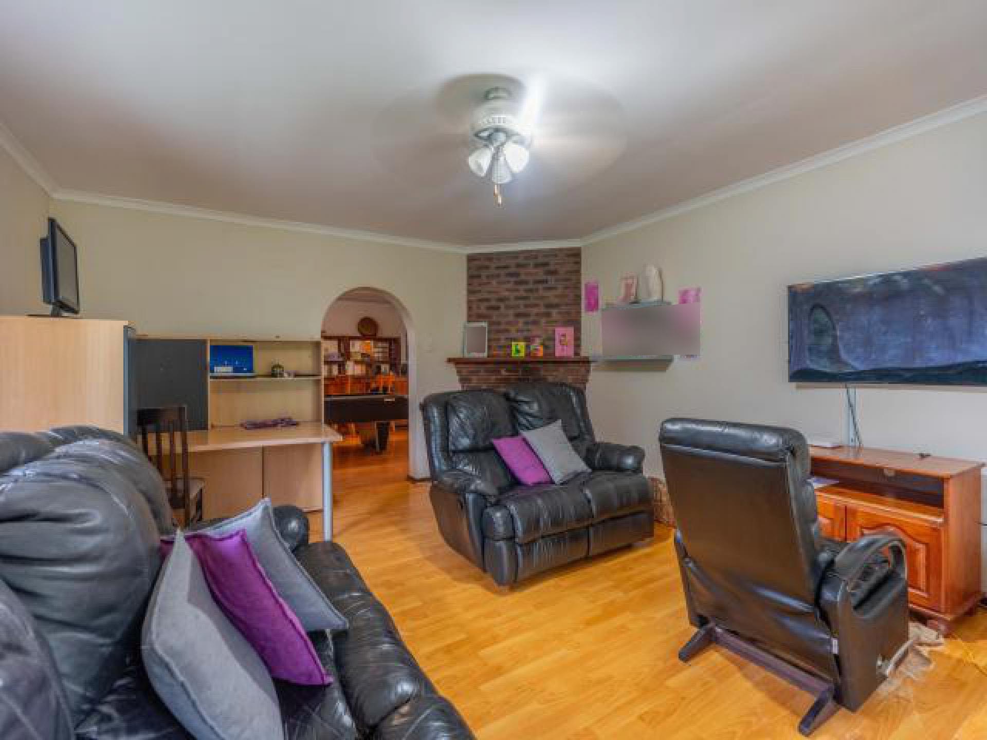 Lounges - 41 square meters of property in Everton 