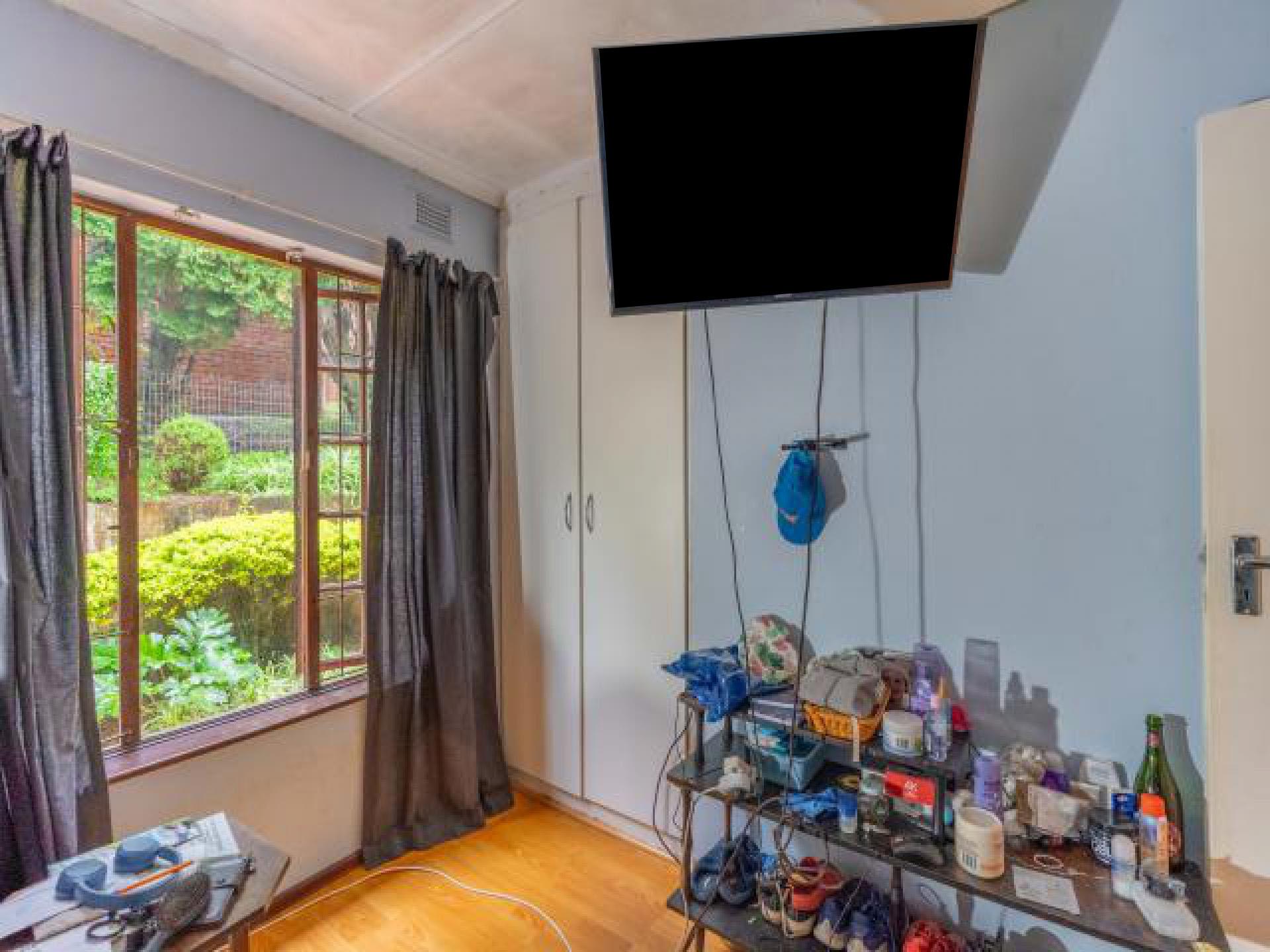 Bed Room 1 - 13 square meters of property in Everton 