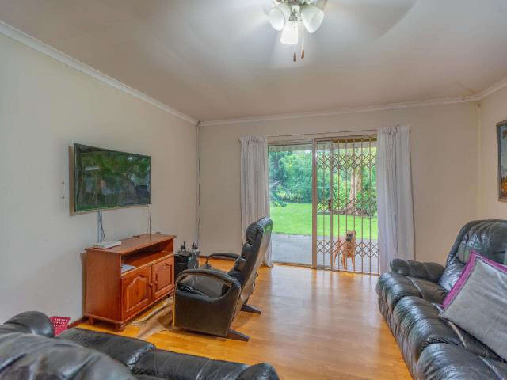 Lounges - 41 square meters of property in Everton 