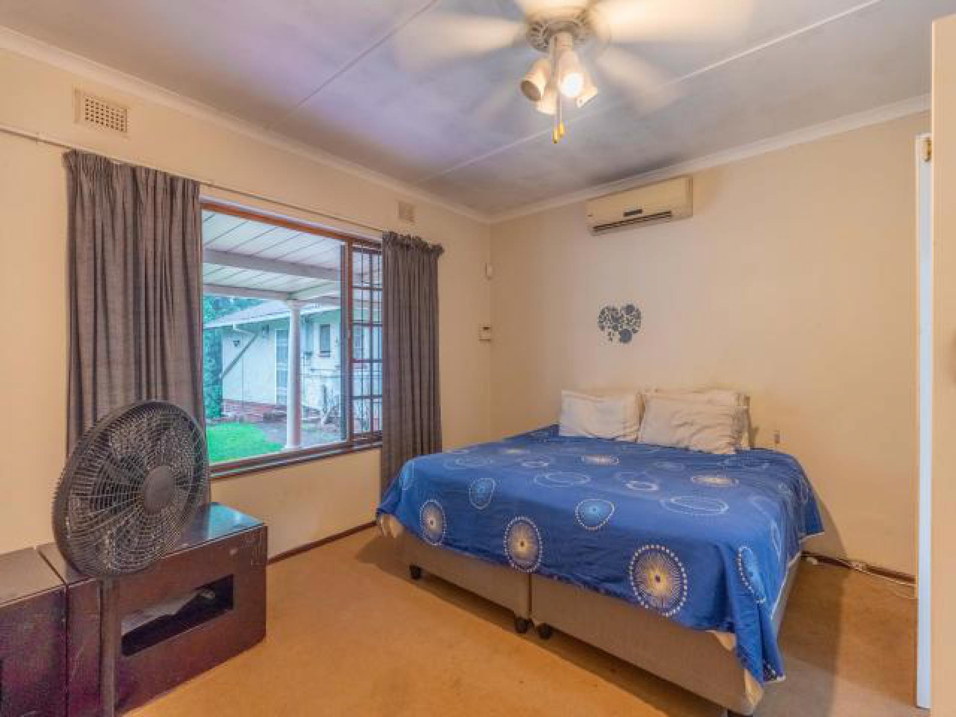 Main Bedroom - 27 square meters of property in Everton 