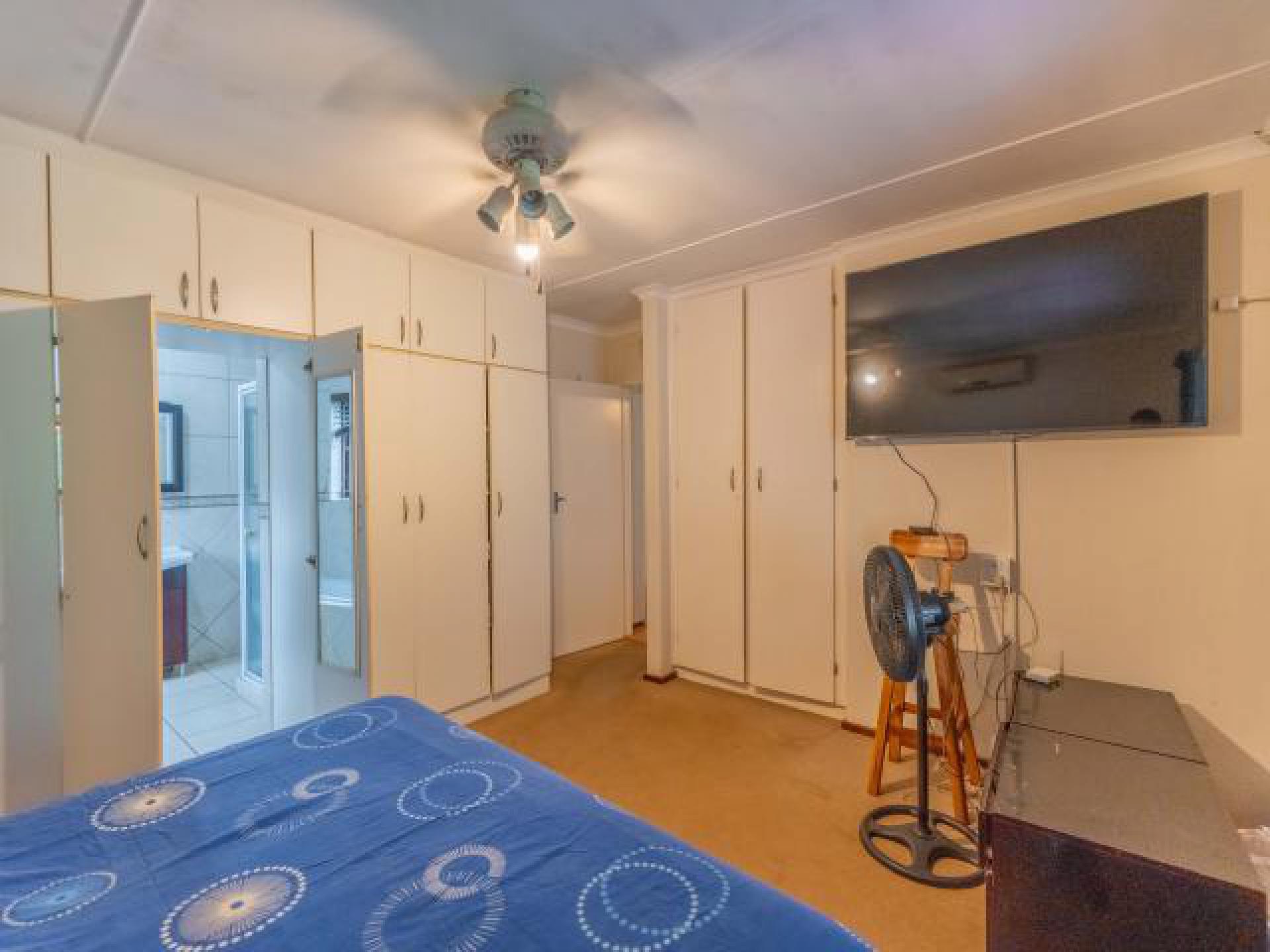 Main Bedroom - 27 square meters of property in Everton 