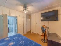 Main Bedroom - 27 square meters of property in Everton 