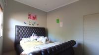 Bed Room 2 - 15 square meters of property in Jackaroo Park