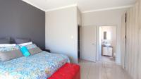 Main Bedroom - 21 square meters of property in Jackaroo Park