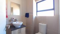 Main Bathroom - 5 square meters of property in Jackaroo Park