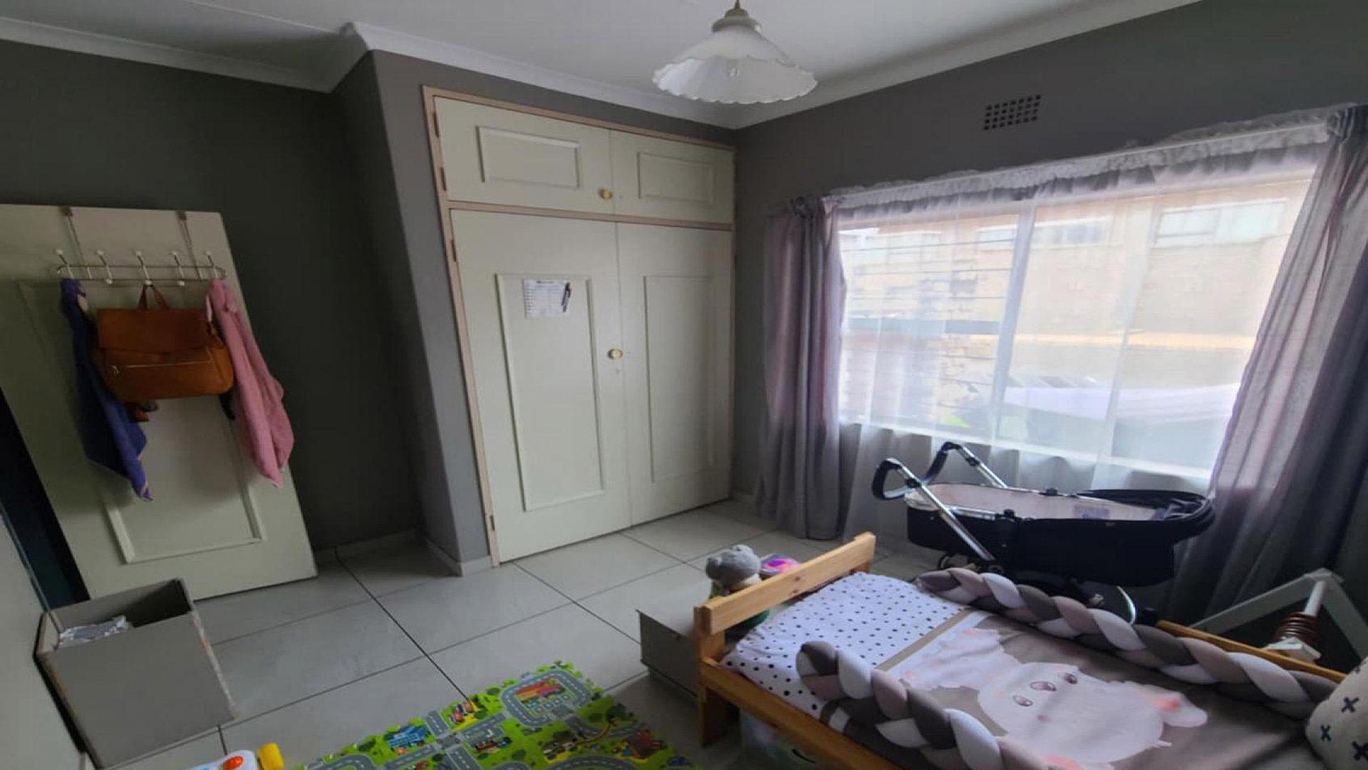 Bed Room 1 of property in Die Heuwel