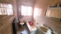 Bathroom 1 of property in Die Heuwel