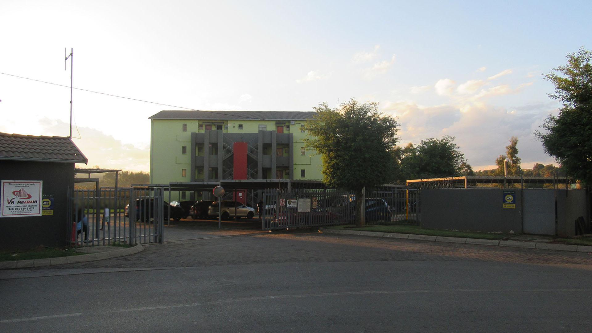 Front View of property in Fleurhof