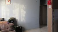 Lounges - 14 square meters of property in Fleurhof