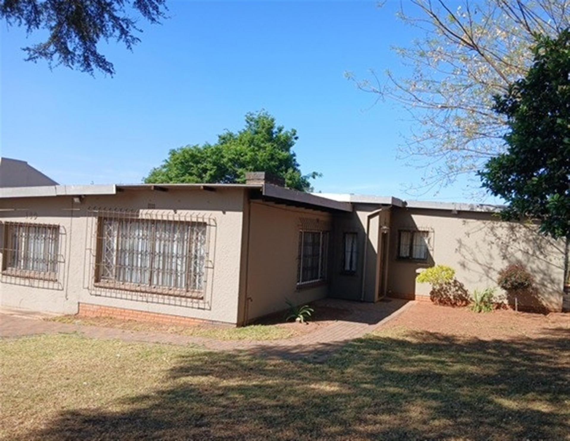 Front View of property in Lindhaven