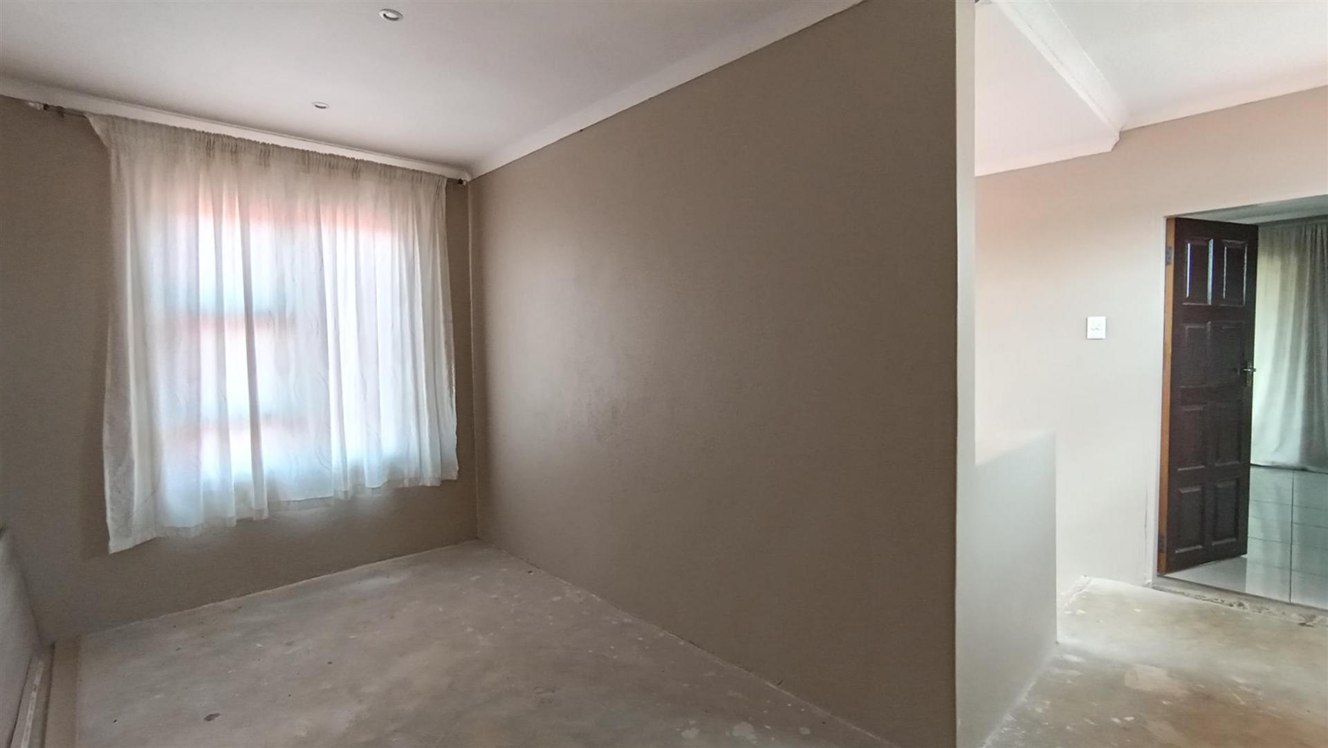 Spaces - 36 square meters of property in The Orchards