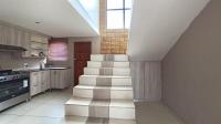 Kitchen - 13 square meters of property in The Orchards