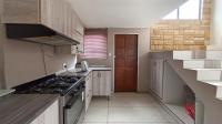 Kitchen - 13 square meters of property in The Orchards