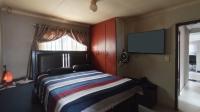 Bed Room 3 - 13 square meters of property in The Orchards