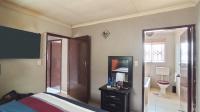 Bed Room 3 - 13 square meters of property in The Orchards