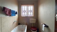Bathroom 2 - 4 square meters of property in The Orchards