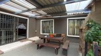 Patio - 22 square meters of property in The Orchards