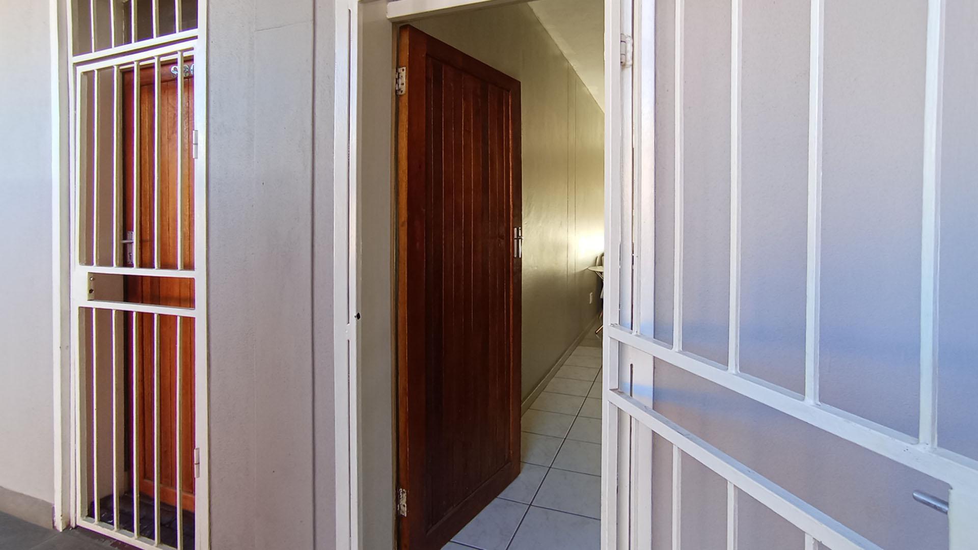 Front View of property in Waterkloof Glen