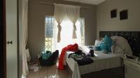 Main Bedroom - 15 square meters of property in Waterkloof Glen