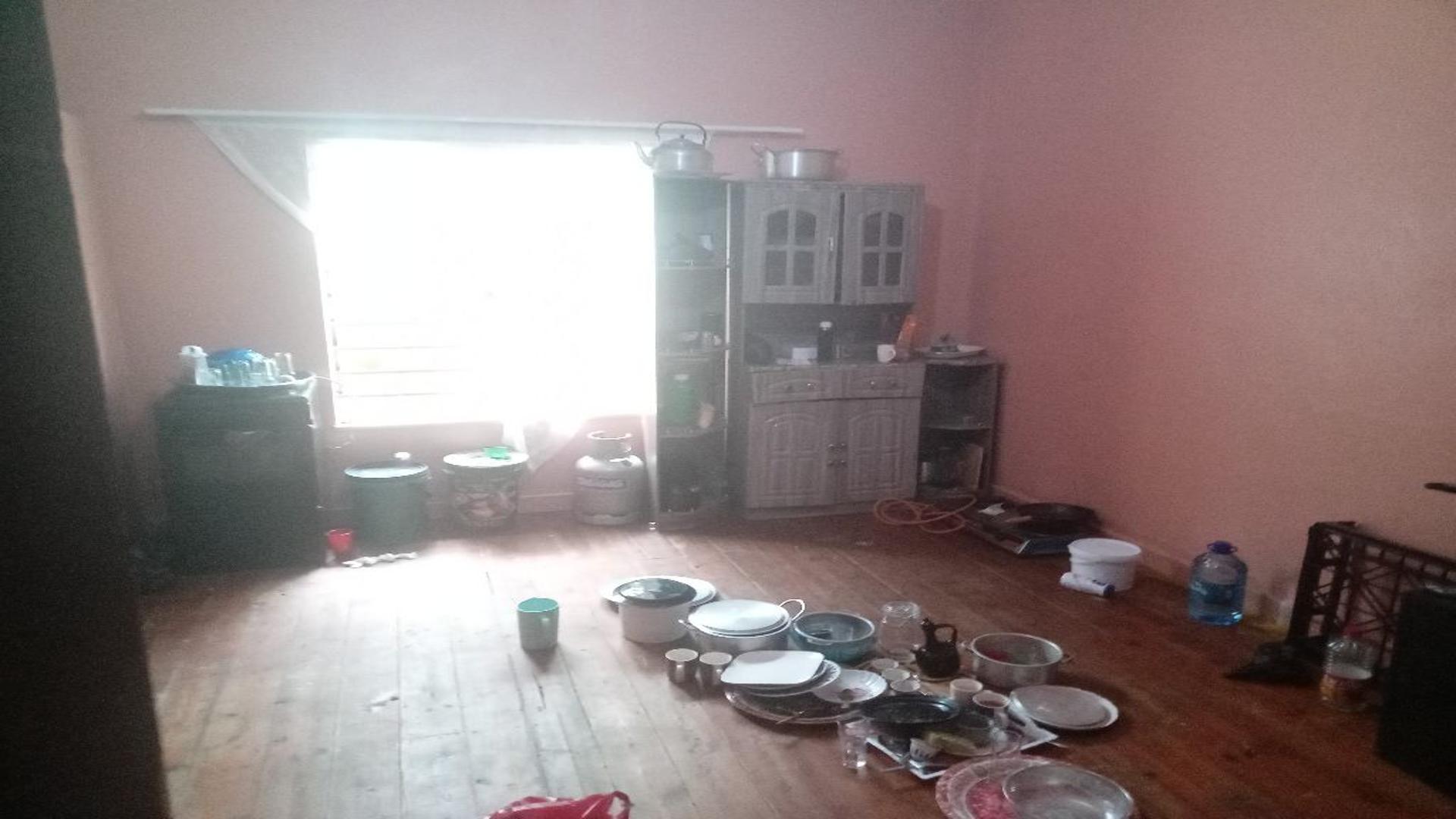 Kitchen of property in Colesburg (Colesberg)