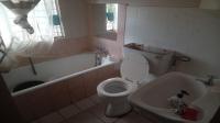 Bathroom 1 of property in Colesburg (Colesberg)