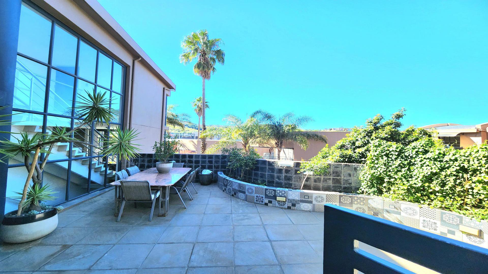 Balcony of property in Bassonia