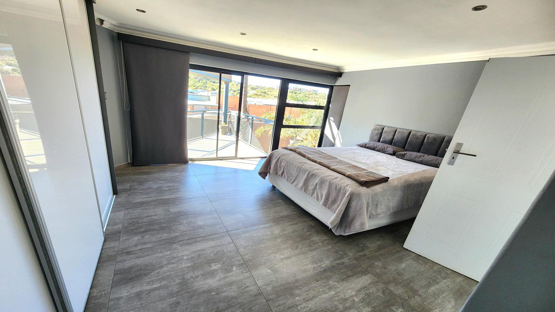 Bed Room 1 of property in Bassonia