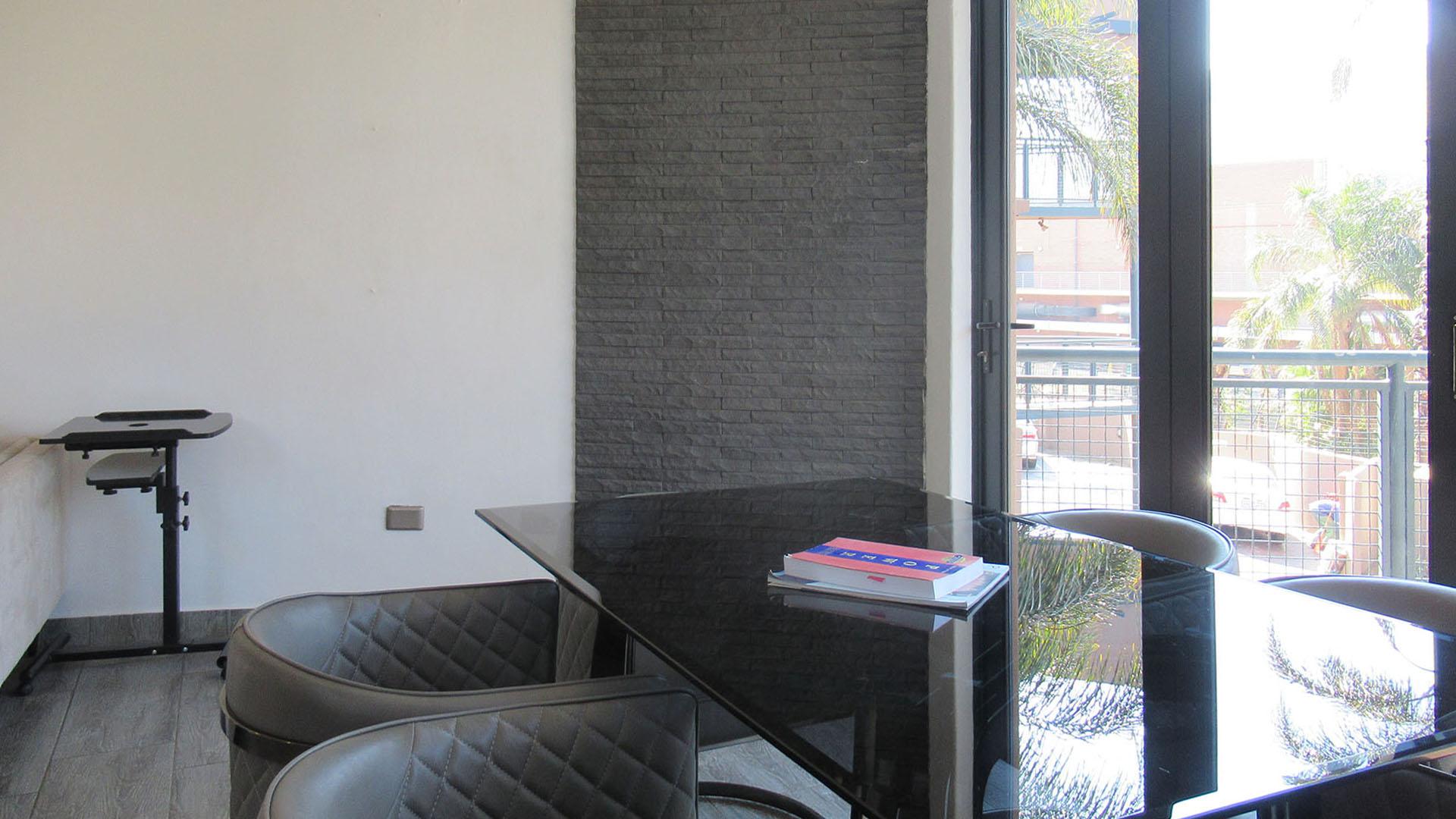 Dining Room - 25 square meters of property in Bassonia