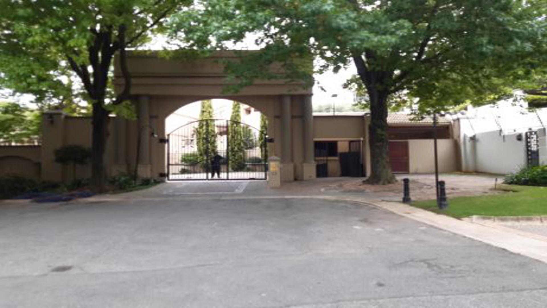 Front View of property in Hyde Park
