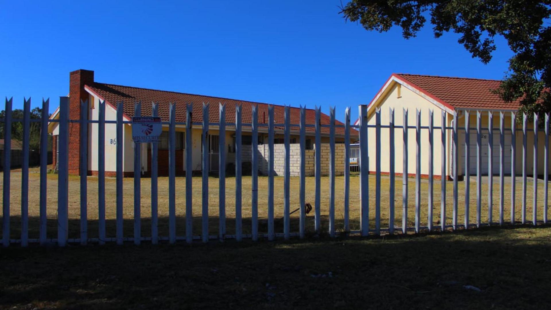 Front View of property in Lakeview