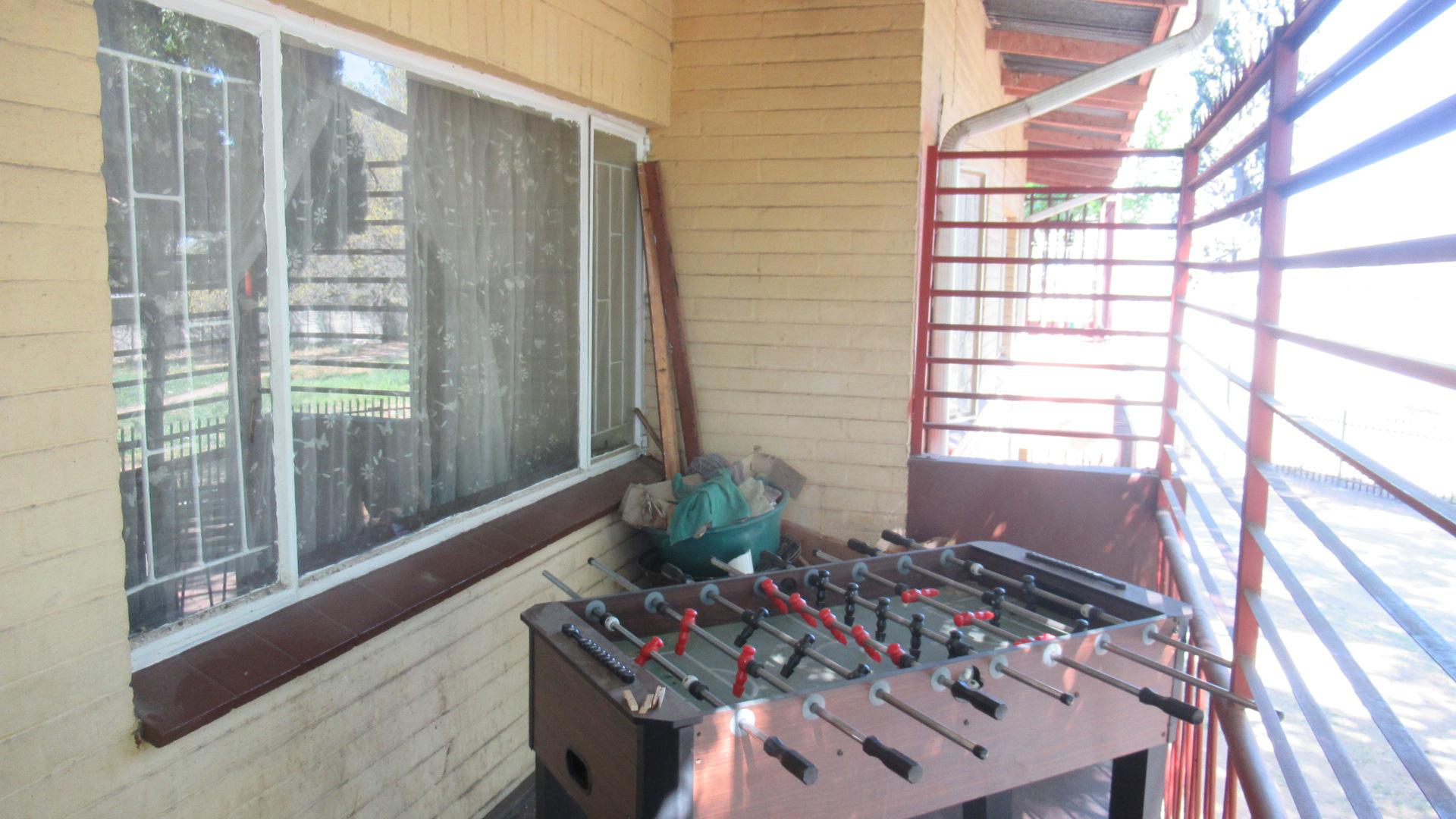 Balcony - 13 square meters of property in Sasolburg