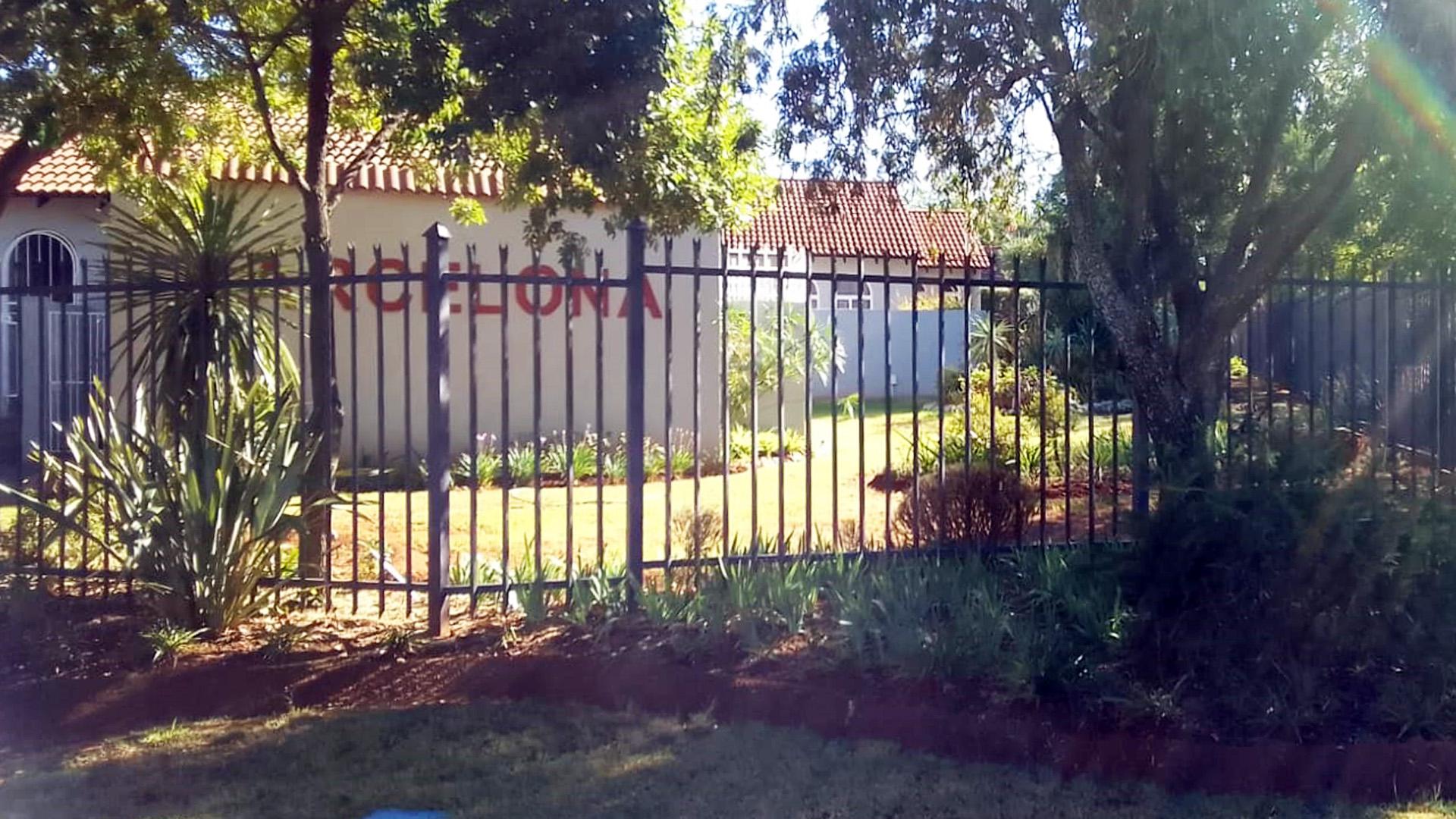 Front View of property in Heuwelsig