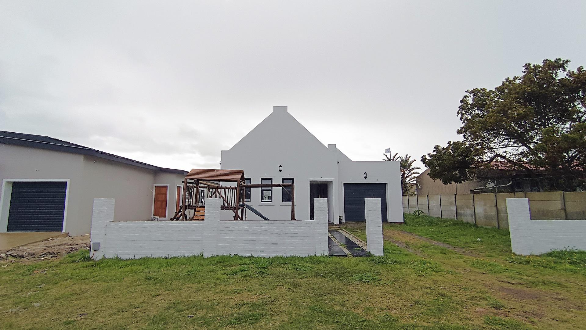 Front View of property in Sandbaai