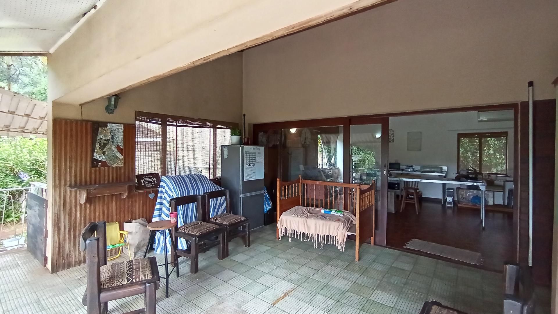 Patio - 52 square meters of property in Amanzimtoti 