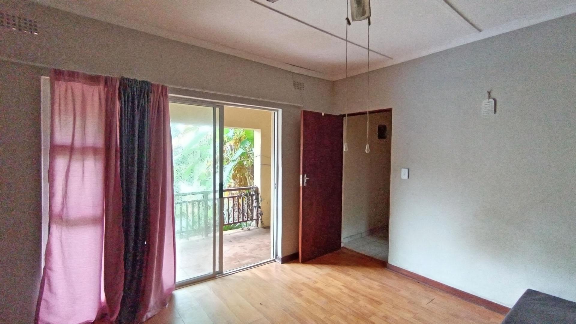 Flatlet - 31 square meters of property in Amanzimtoti 