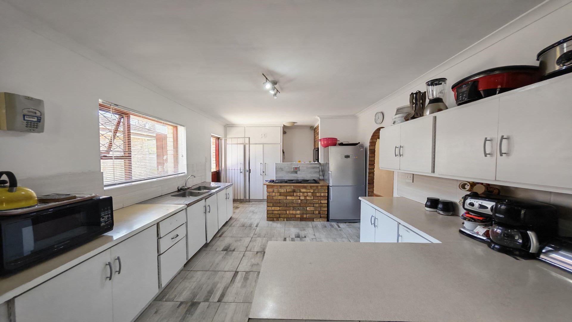 Kitchen of property in Rowallan Park