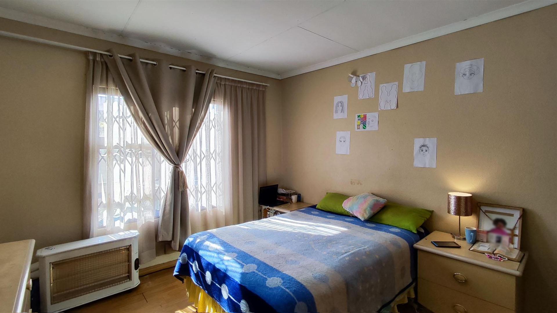 Bed Room 2 - 16 square meters of property in Dawn Park