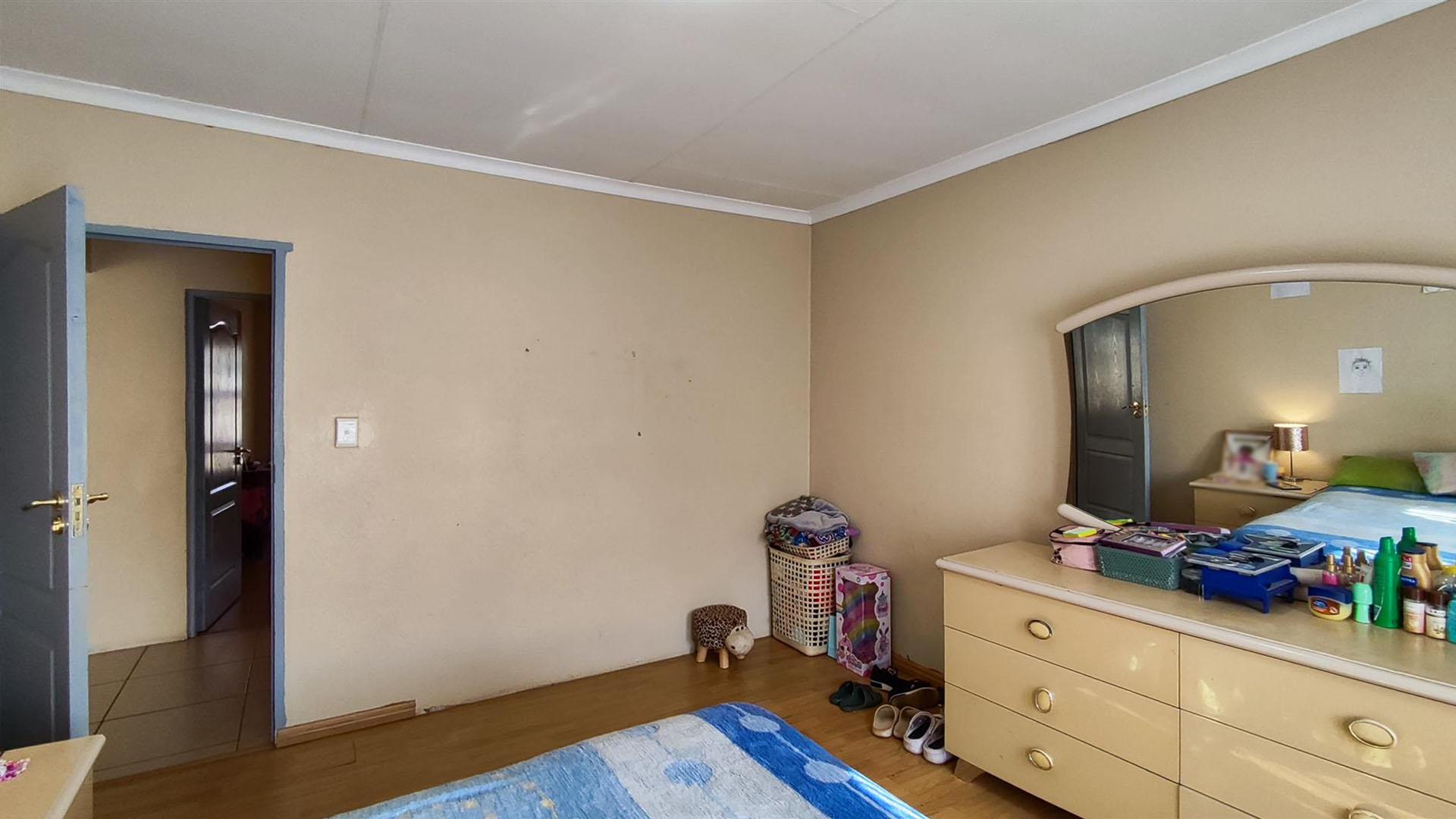 Bed Room 2 - 16 square meters of property in Dawn Park
