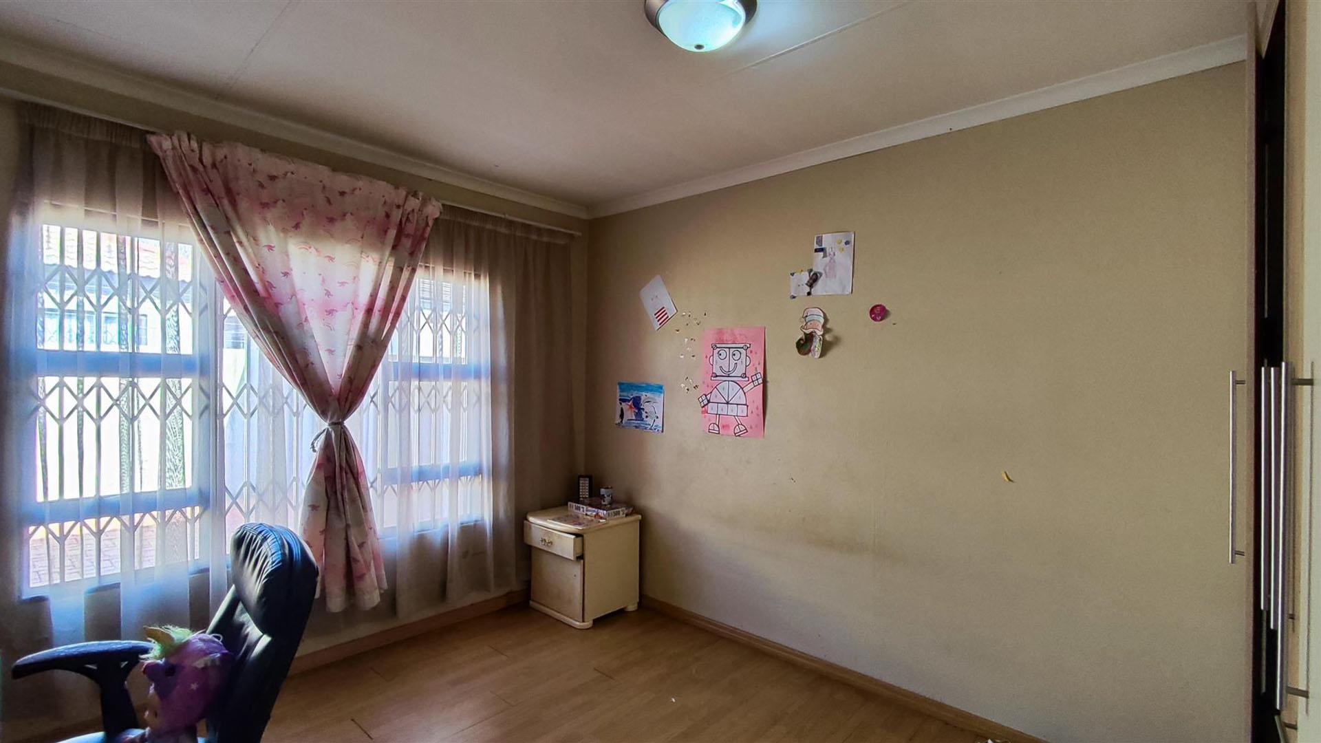 Bed Room 3 - 16 square meters of property in Dawn Park