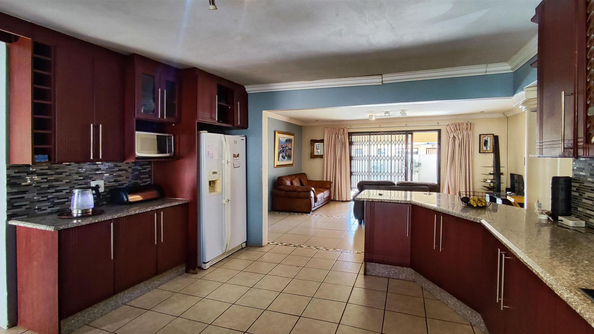 Kitchen - 25 square meters of property in Dawn Park