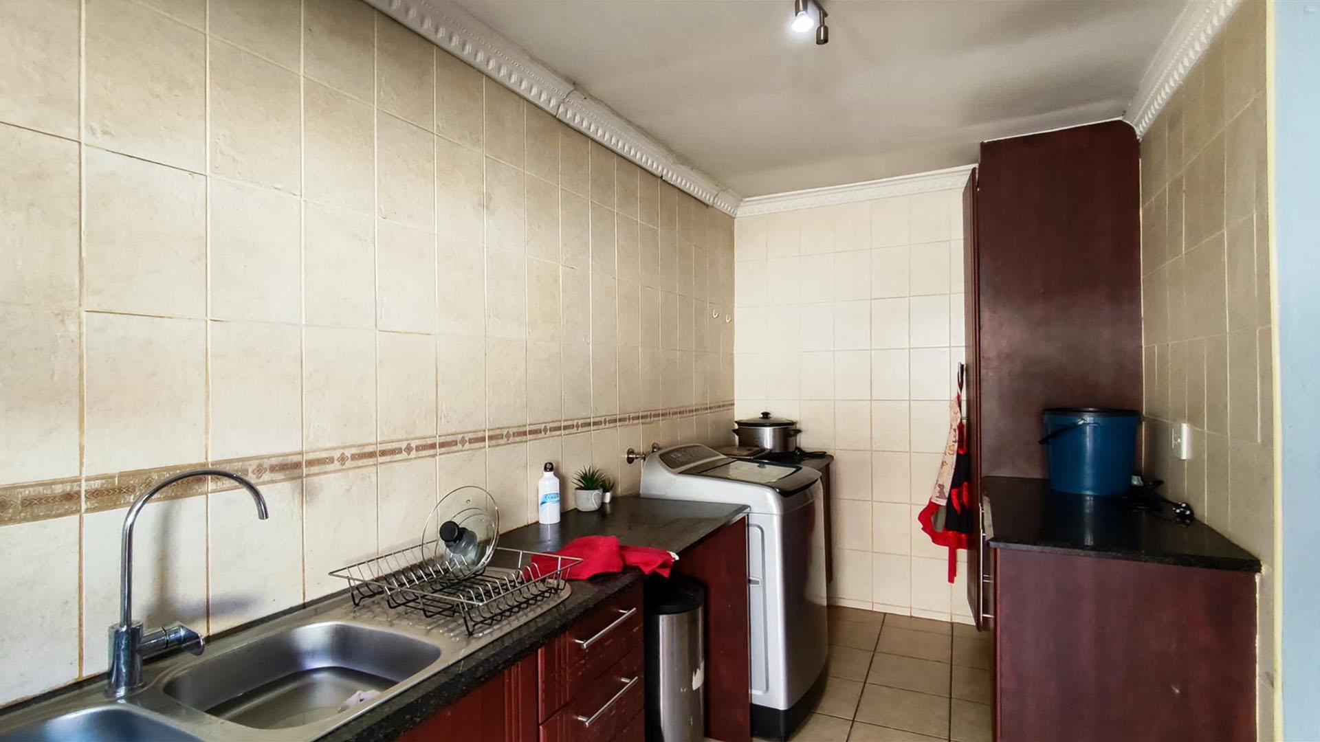 Scullery - 11 square meters of property in Dawn Park