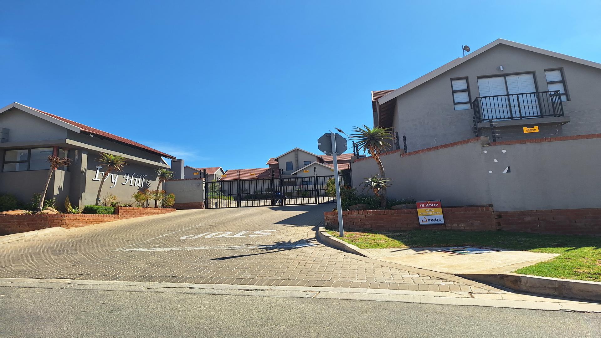Front View of property in Mangaung